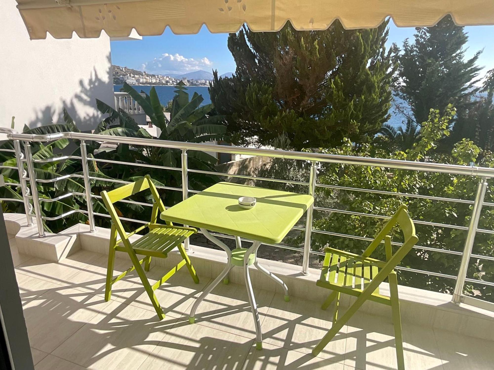Mojito Beach Apartments With Free Parking Sarandë エクステリア 写真
