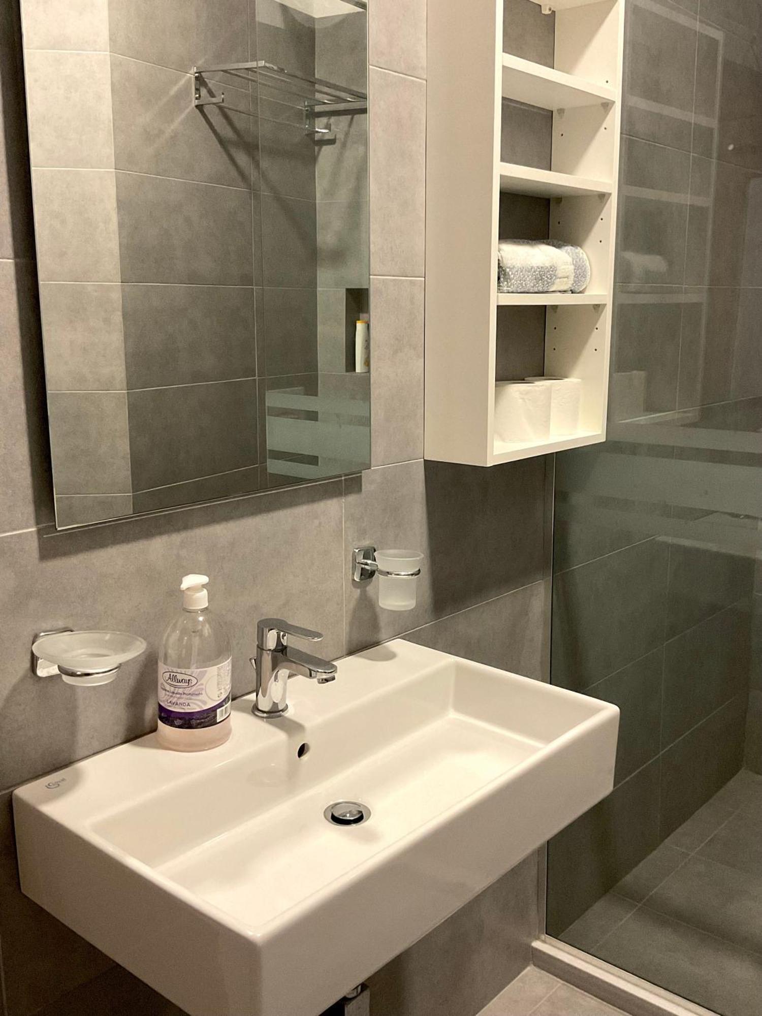Mojito Beach Apartments With Free Parking Sarandë 部屋 写真