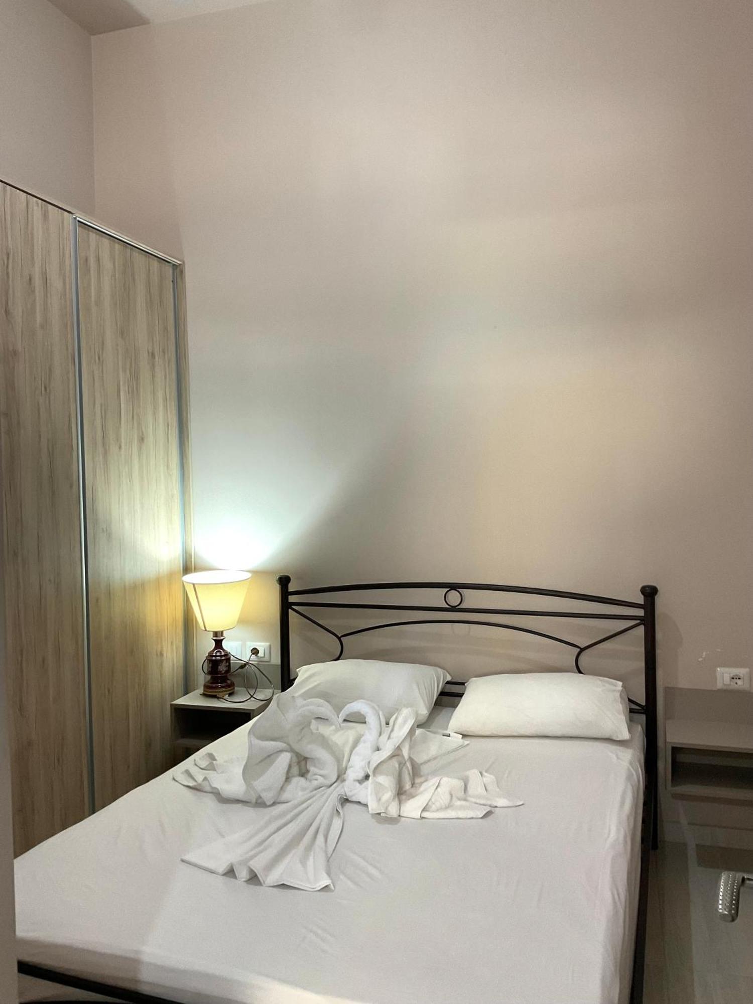 Mojito Beach Apartments With Free Parking Sarandë 部屋 写真
