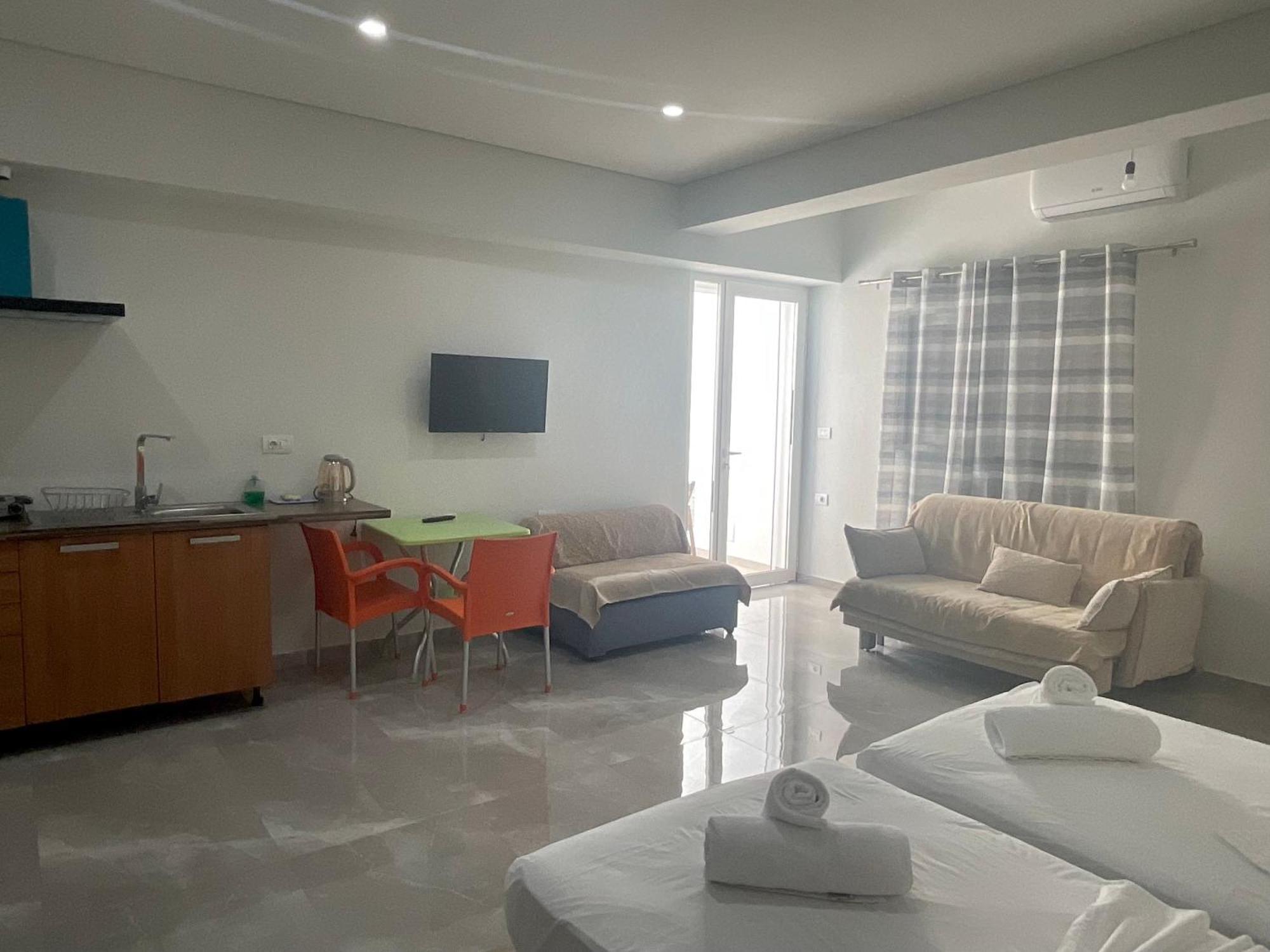 Mojito Beach Apartments With Free Parking Sarandë 部屋 写真