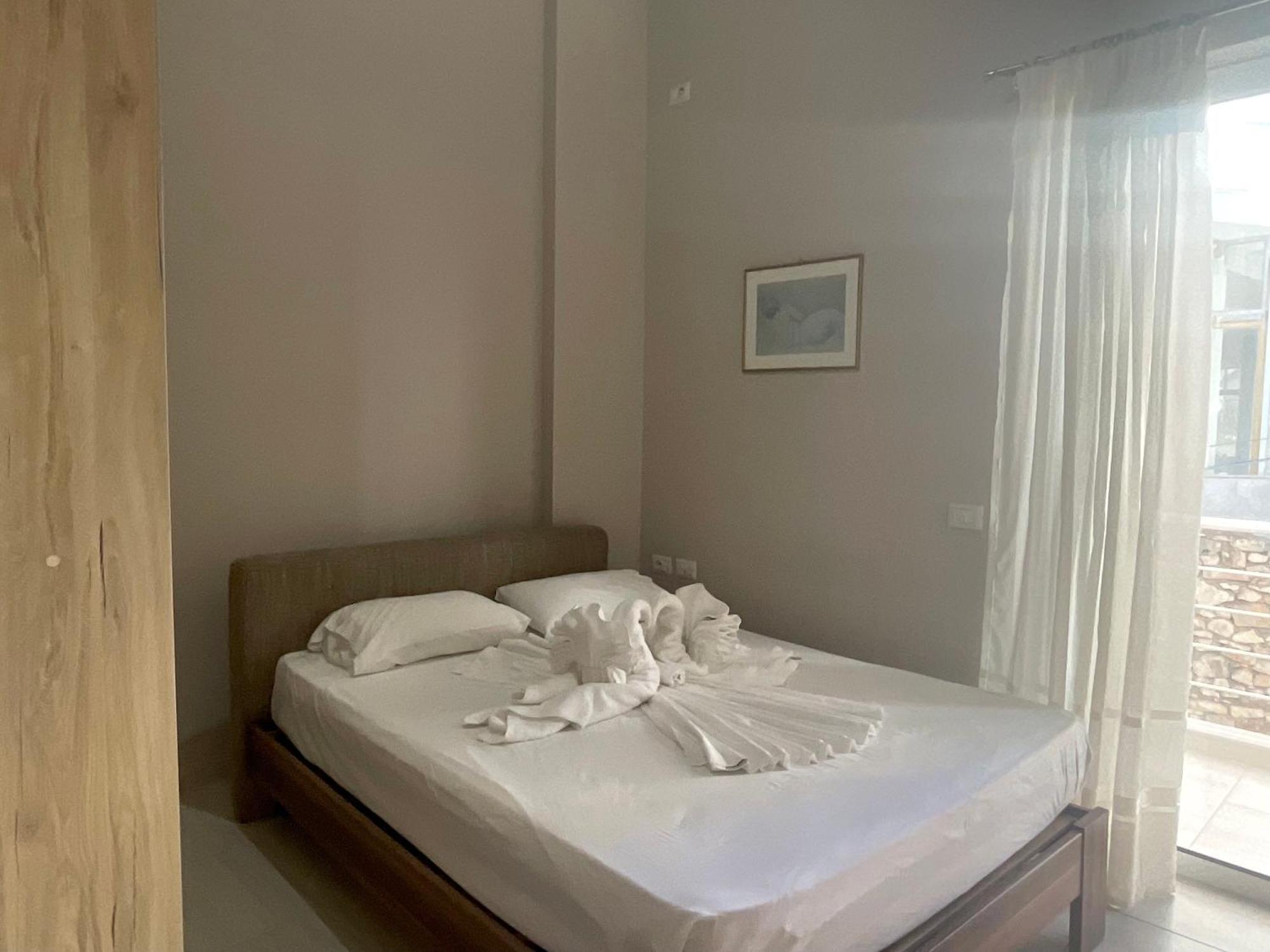 Mojito Beach Apartments With Free Parking Sarandë エクステリア 写真