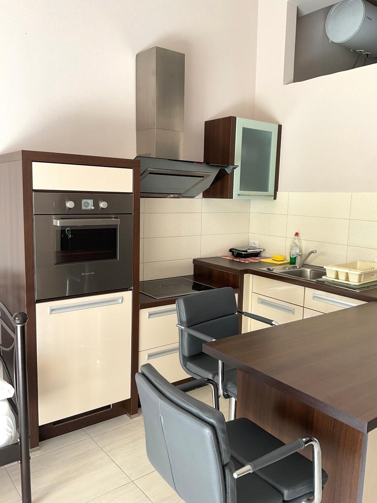 Mojito Beach Apartments With Free Parking Sarandë 部屋 写真