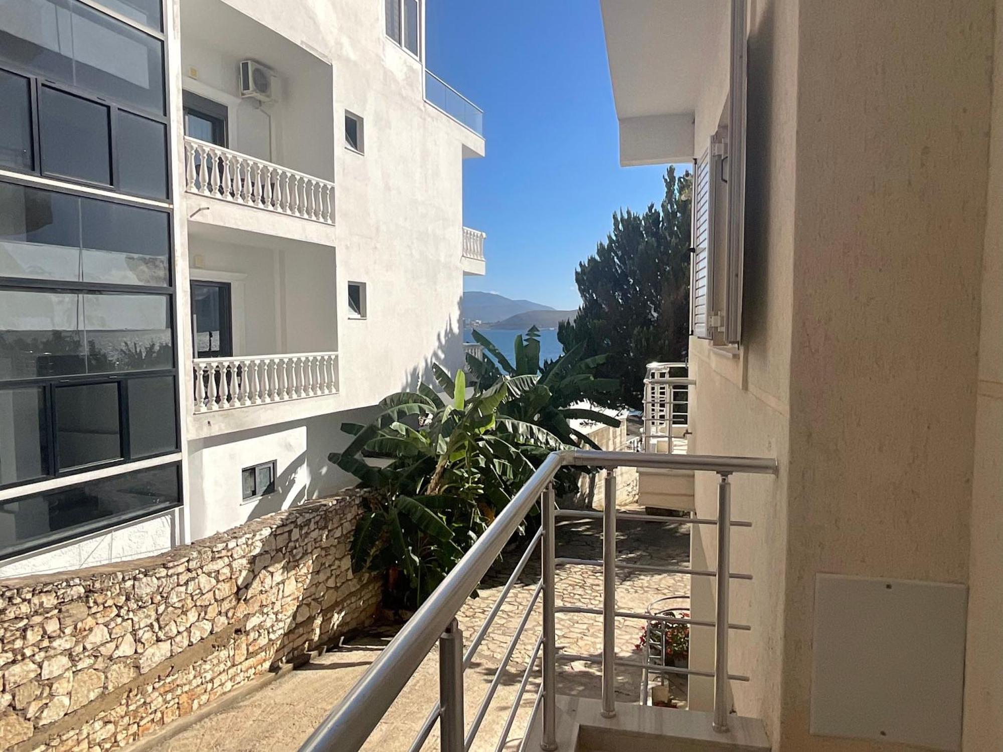 Mojito Beach Apartments With Free Parking Sarandë エクステリア 写真