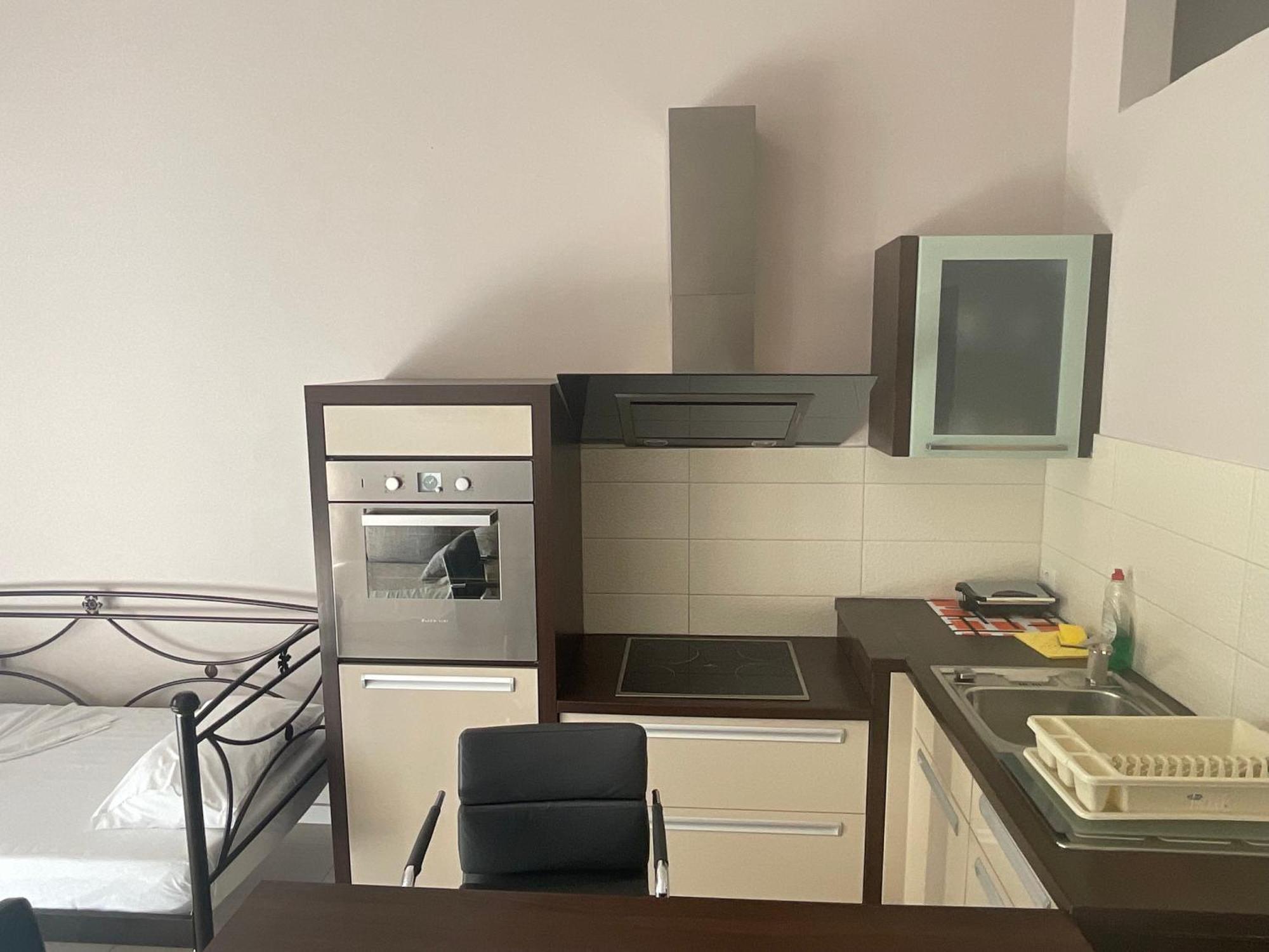 Mojito Beach Apartments With Free Parking Sarandë エクステリア 写真